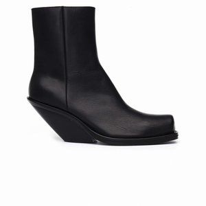 Vetements Demna Gvasalia Inverted Cowboy Boots